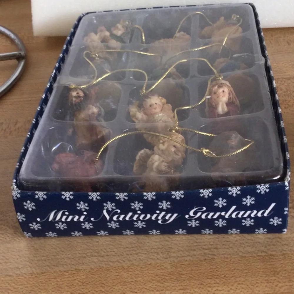 New Christmas Tree Mini Nativity Garland